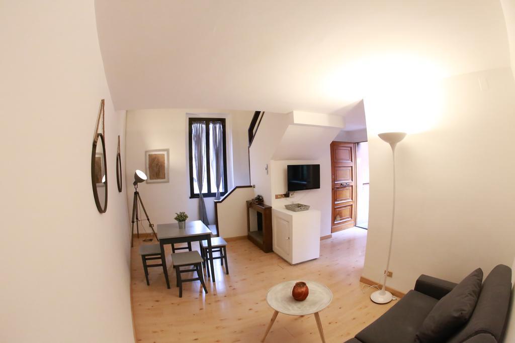 ปาลัซโซ เวลลี Apartment โรม ภายนอก รูปภาพ