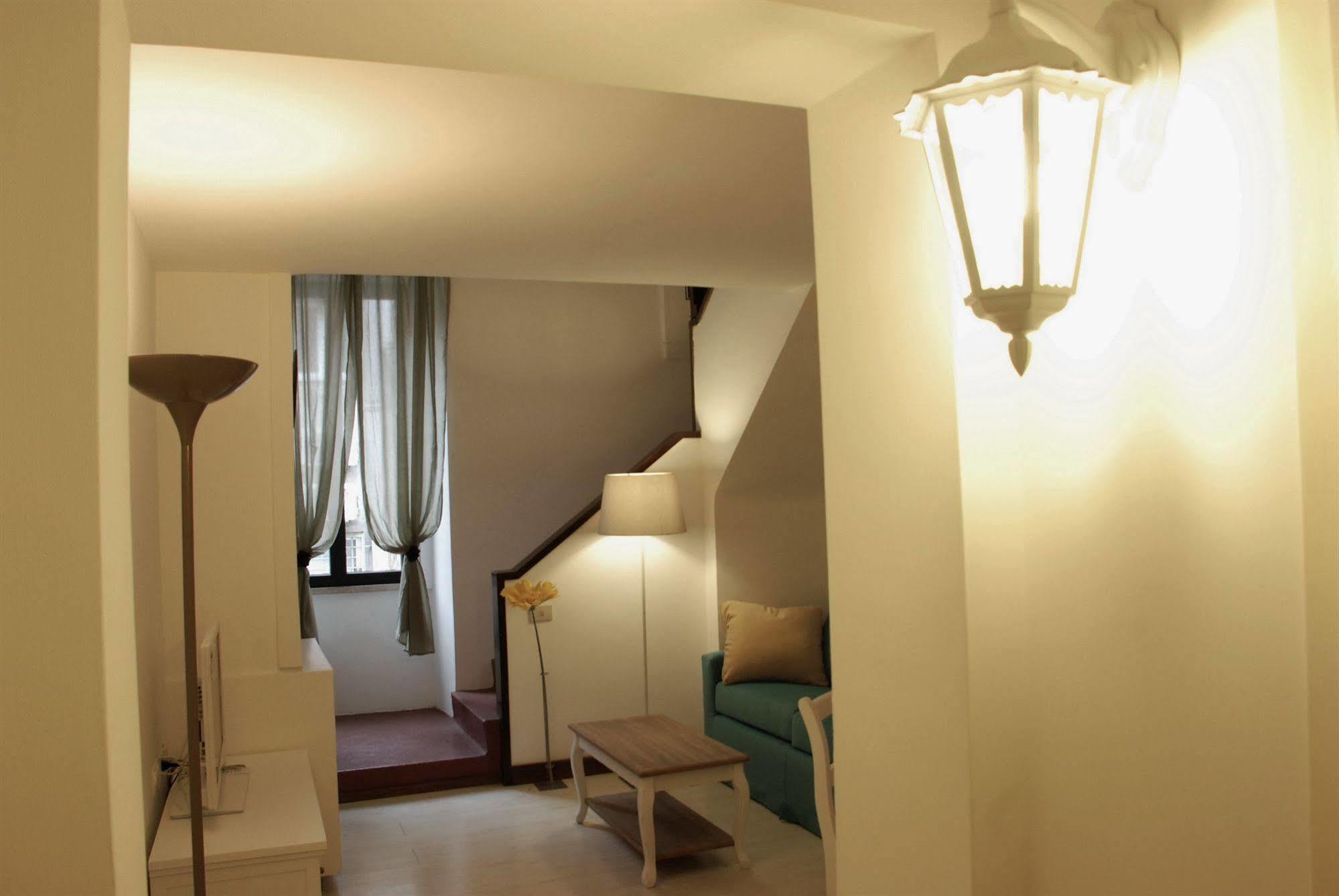 ปาลัซโซ เวลลี Apartment โรม ภายนอก รูปภาพ