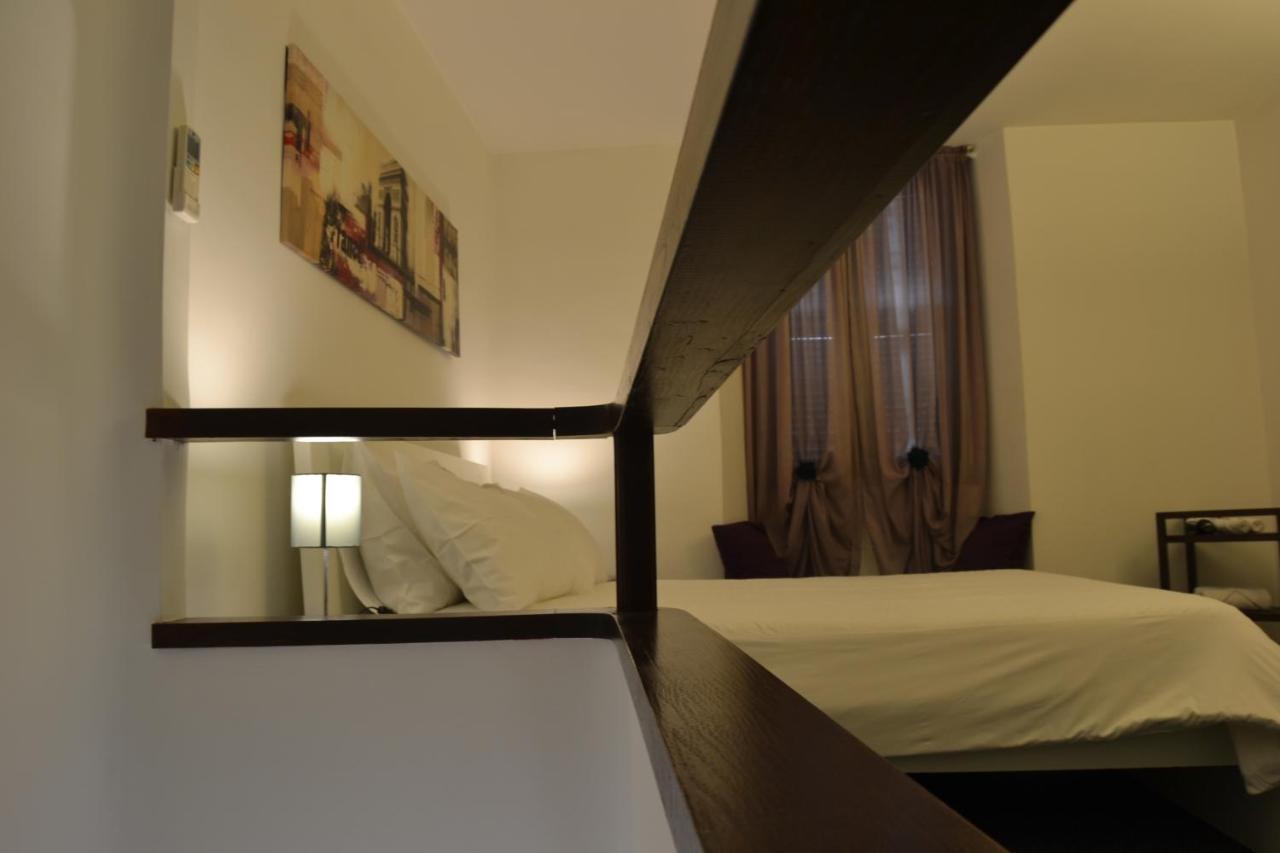 ปาลัซโซ เวลลี Apartment โรม ภายนอก รูปภาพ