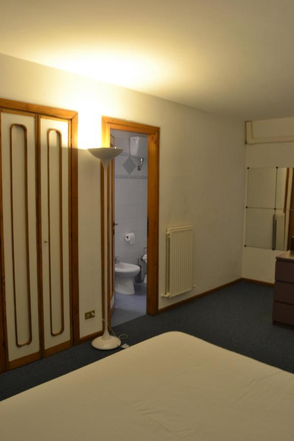 ปาลัซโซ เวลลี Apartment โรม ภายนอก รูปภาพ